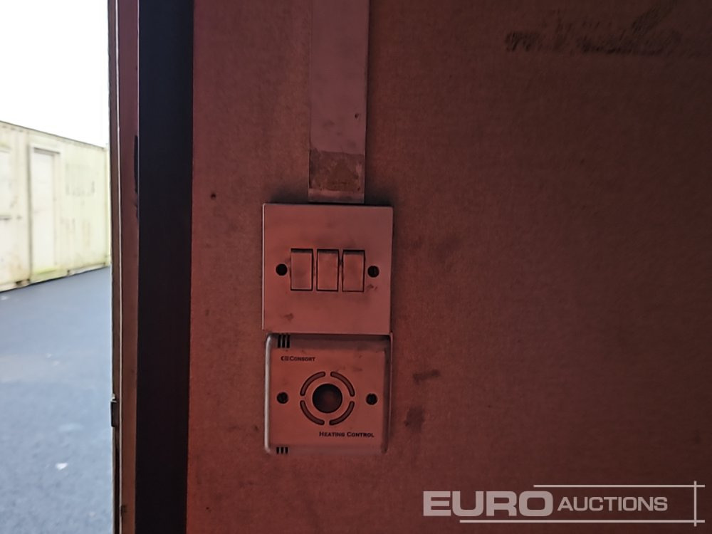 Conteneur maritime 30' x 9' Containerised Office (Cannot Be Reconsigned): photos 21