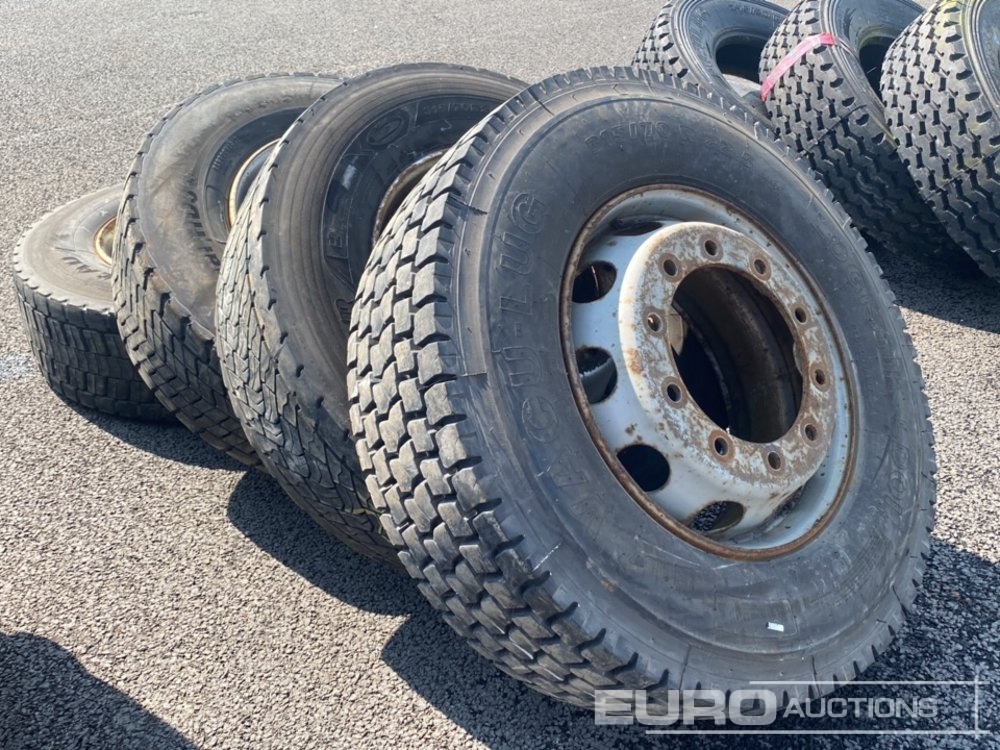 315/70R22.5 Tyre & Rim (4 of) - Pneu: photos 4 315/70R22.5 Tyre & Rim (4 of) - Pneu: photos 4