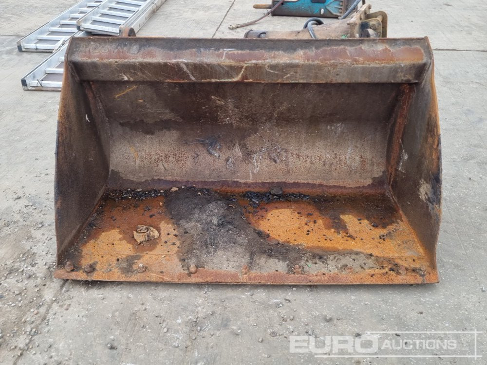 Godet 60" Loading Bucket to suit Telehandler: photos 8