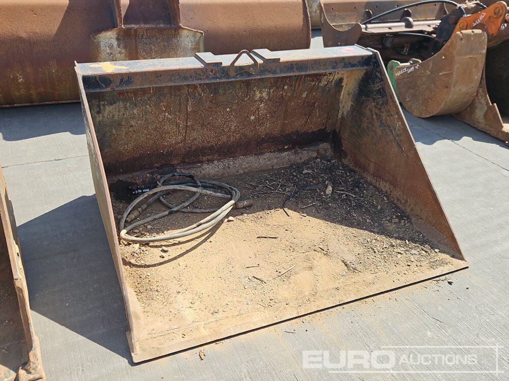 Godet 60" Loading Bucket to suit Telehandler: photos 6 Godet 60" Loading Bucket to suit Telehandler: photos 6