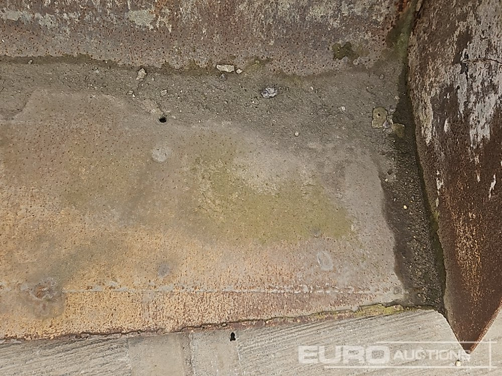 Godet 90" Loading Bucket to suit Telehandler: photos 11