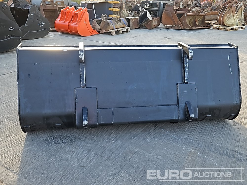 90" Loading Bucket to suit Telehandler - Godet: photos 4 90" Loading Bucket to suit Telehandler - Godet: photos 4