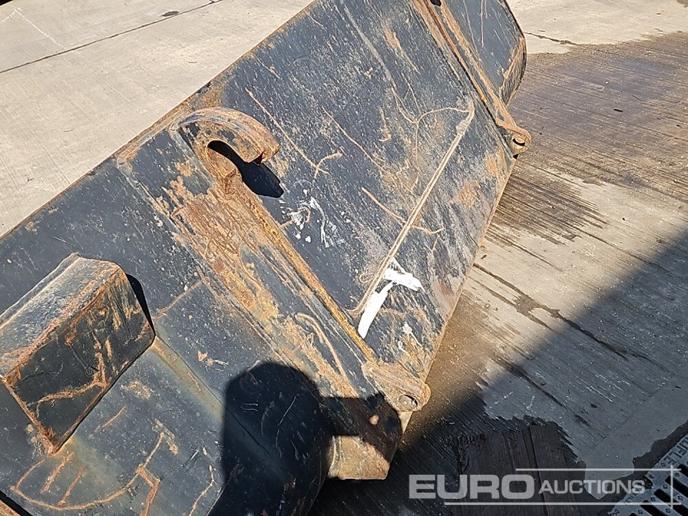 Godet 90" Loading Bucket to suit Telehandler: photos 14