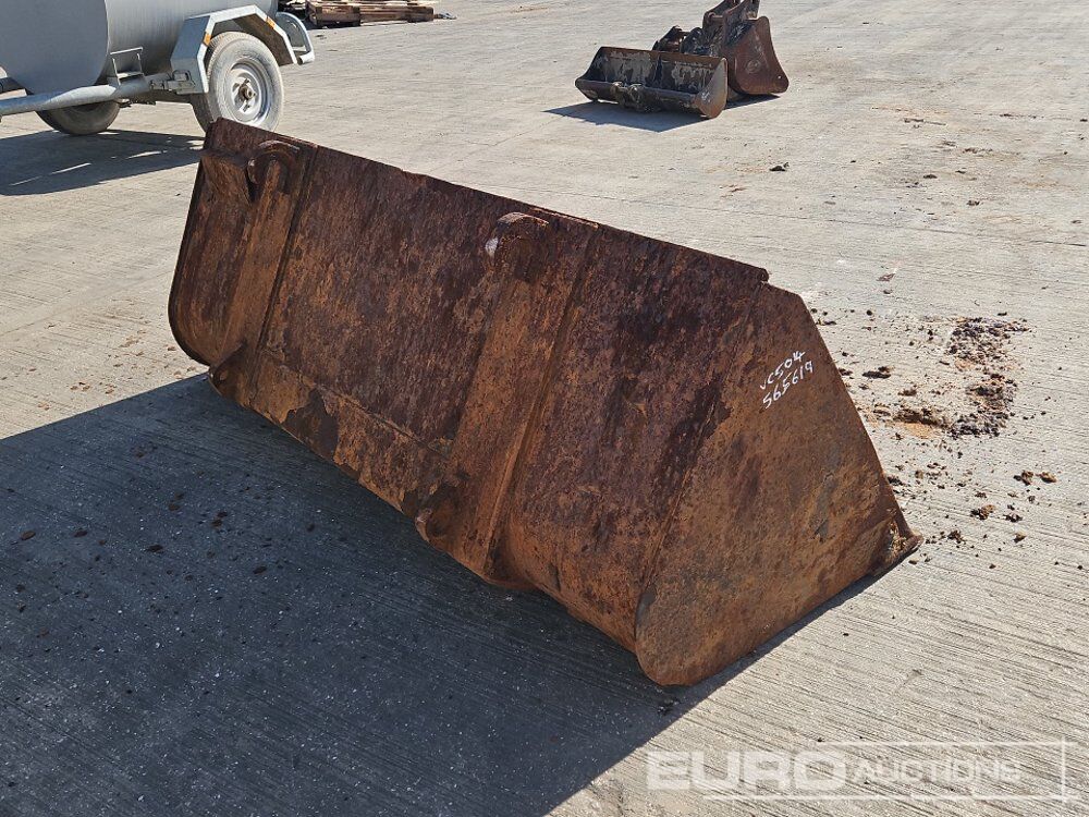 90" Loading Bucket to suit Telehandler - Godet: photos 5 90" Loading Bucket to suit Telehandler - Godet: photos 5
