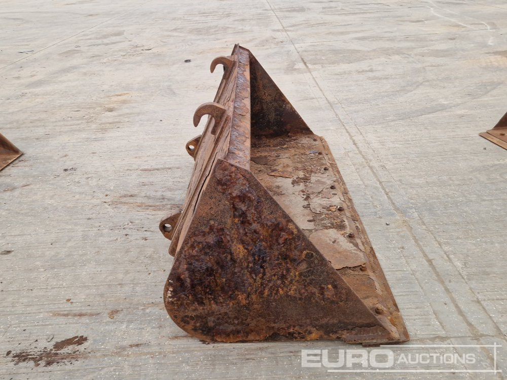 Godet 90" Loading Bucket to suit Telehandler: photos 6 Godet 90" Loading Bucket to suit Telehandler: photos 6