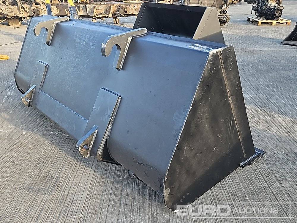 90" Loading Bucket to suit Telehandler - Godet: photos 5 90" Loading Bucket to suit Telehandler - Godet: photos 5