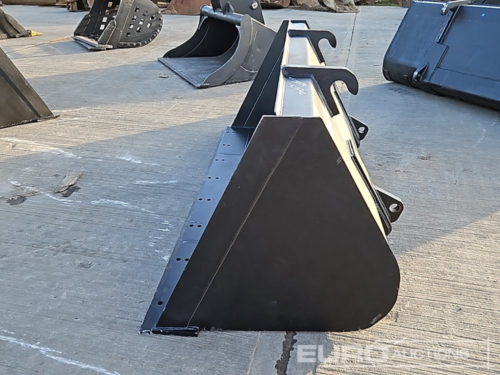 90" Loading Bucket to suit Telehandler - Godet: photos 2 90" Loading Bucket to suit Telehandler - Godet: photos 2