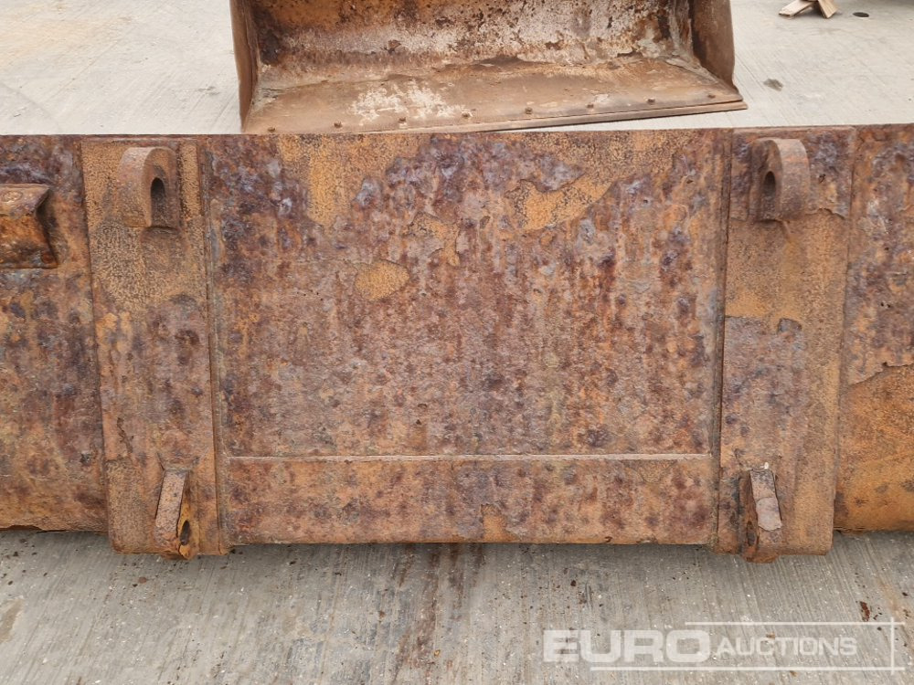 Godet 90" Loading Bucket to suit Telehandler: photos 12 Godet 90" Loading Bucket to suit Telehandler: photos 12