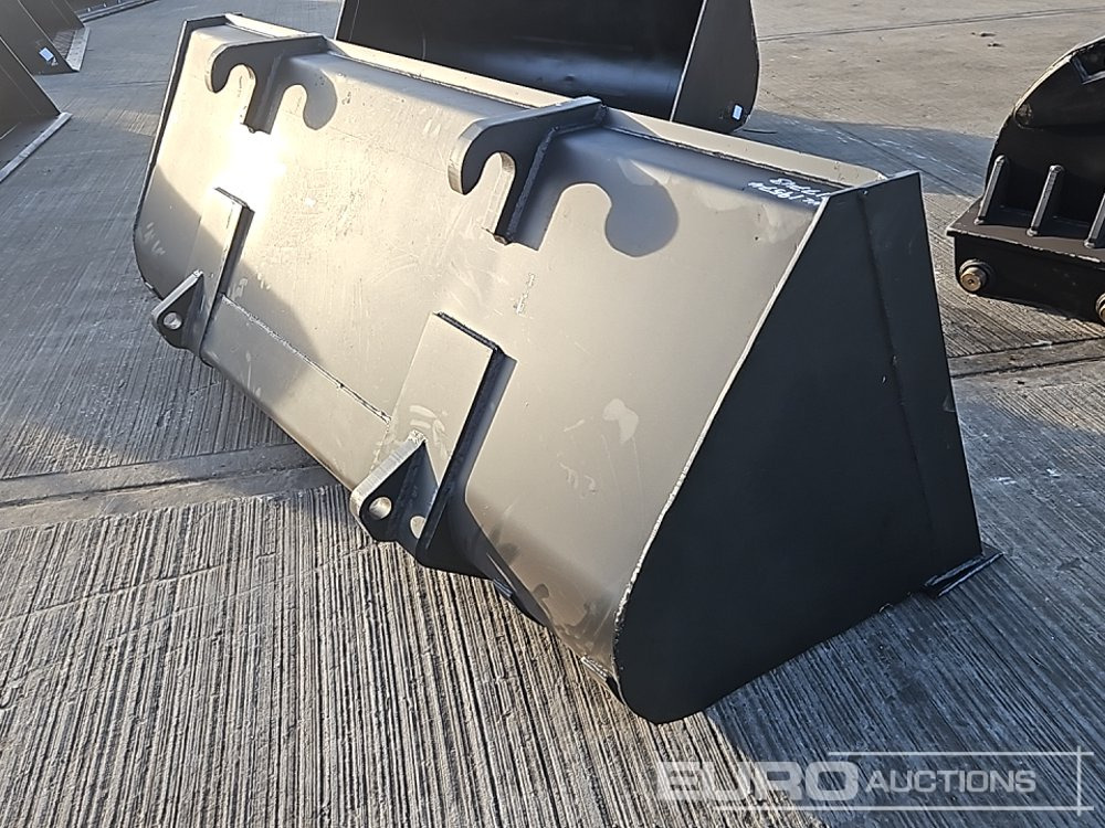 90" Loading Bucket to suit Telehandler - Godet: photos 5 90" Loading Bucket to suit Telehandler - Godet: photos 5