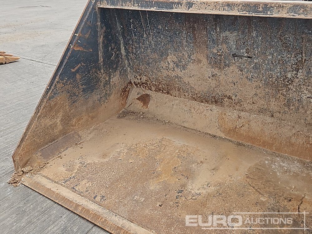 Godet 96" Loading Bucket to suit Telehandler: photos 10 Godet 96" Loading Bucket to suit Telehandler: photos 10
