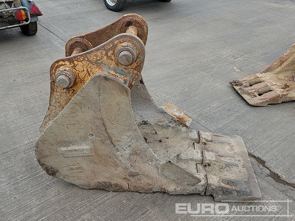 Godet Case 24" Digging Bucket 65mm Pin to suit 13 Ton Excavator: photos 6
