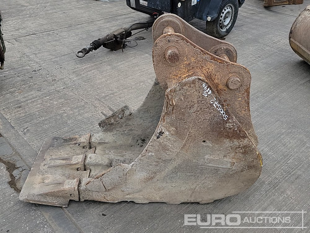 Case 24" Digging Bucket 65mm Pin to suit 13 Ton Excavator - Godet: photos 2 Case 24" Digging Bucket 65mm Pin to suit 13 Ton Excavator - Godet: photos 2