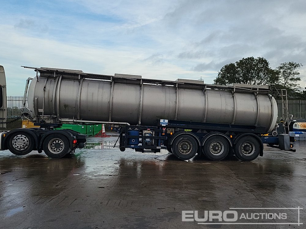 Crane Freuhauf Tri Axle Tanker Trailer - Semi-remorque citerne: photos 2 Crane Freuhauf Tri Axle Tanker Trailer - Semi-remorque citerne: photos 2