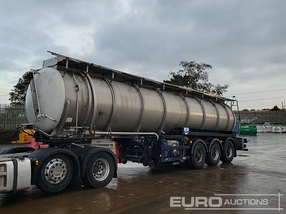 Crane Freuhauf Tri Axle Tanker Trailer - Semi-remorque citerne: photos 1 Crane Freuhauf Tri Axle Tanker Trailer - Semi-remorque citerne: photos 1