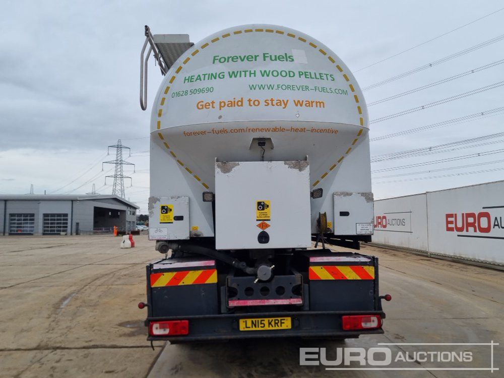 DAF CF370 - Camion citerne: photos 4 DAF CF370 - Camion citerne: photos 4