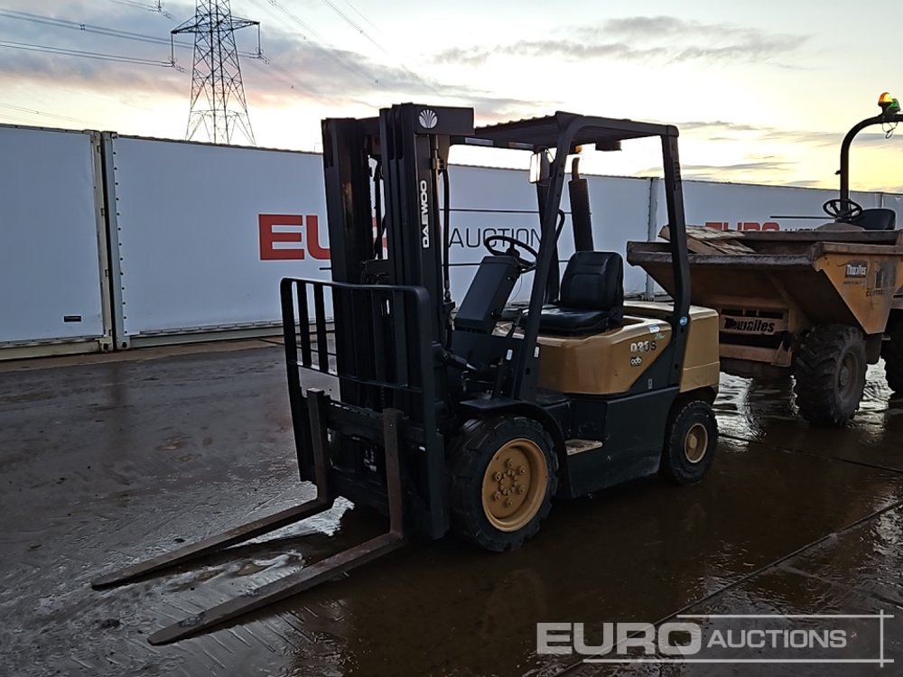 Daewoo D305-3 - Chariot élévateur: photos 1 Daewoo D305-3 - Chariot élévateur: photos 1