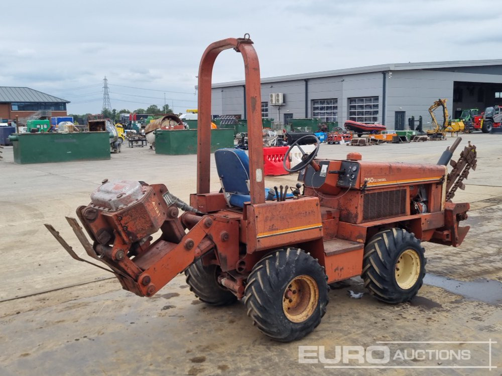 Ditch Witch 350SX - Trancheuse: photos 5 Ditch Witch 350SX - Trancheuse: photos 5