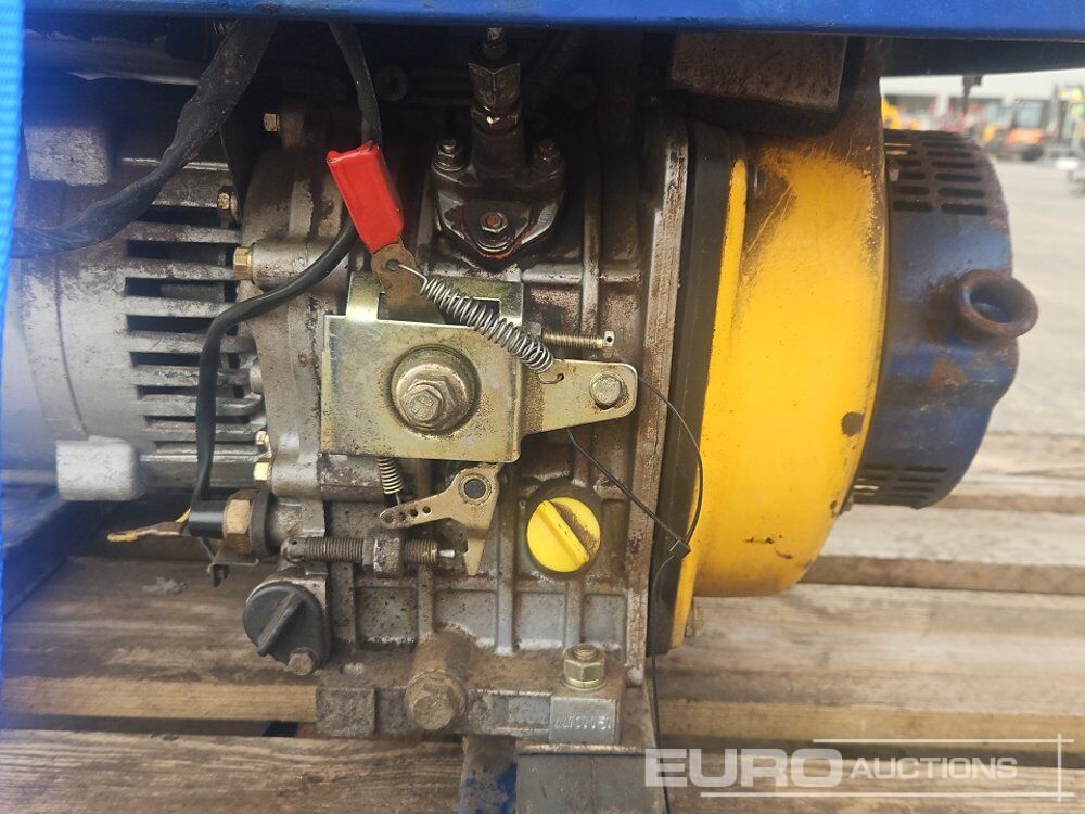 Groupe électrogène Generator, Diesel Engine: photos 12 Groupe électrogène Generator, Diesel Engine: photos 12