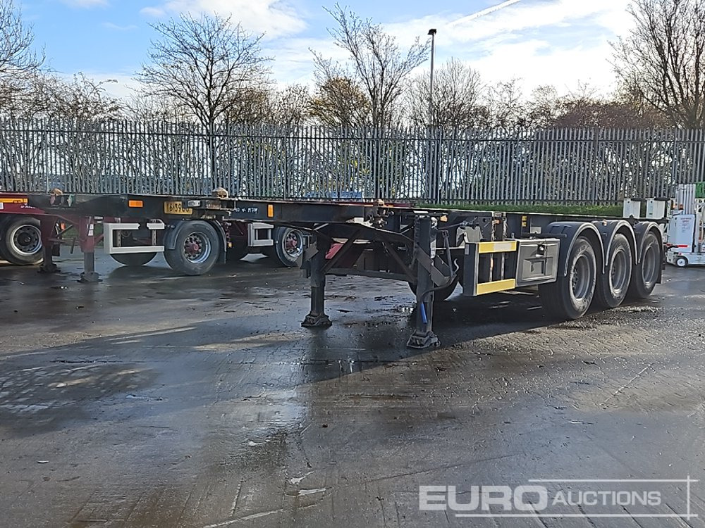 Groenewegen Tri Axle Skeleton Trailer, Twist & Lock - Semi-remorque plateau: photos 1 Groenewegen Tri Axle Skeleton Trailer, Twist & Lock - Semi-remorque plateau: photos 1