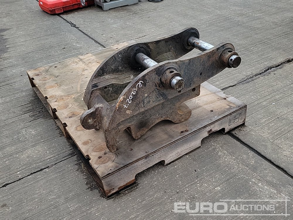 Hydraulic Double Lock Quick Hitch 45mm Pin to suit 4-6 Ton Excavator - Attache rapide: photos 1 Hydraulic Double Lock Quick Hitch 45mm Pin to suit 4-6 Ton Excavator - Attache rapide: photos 1