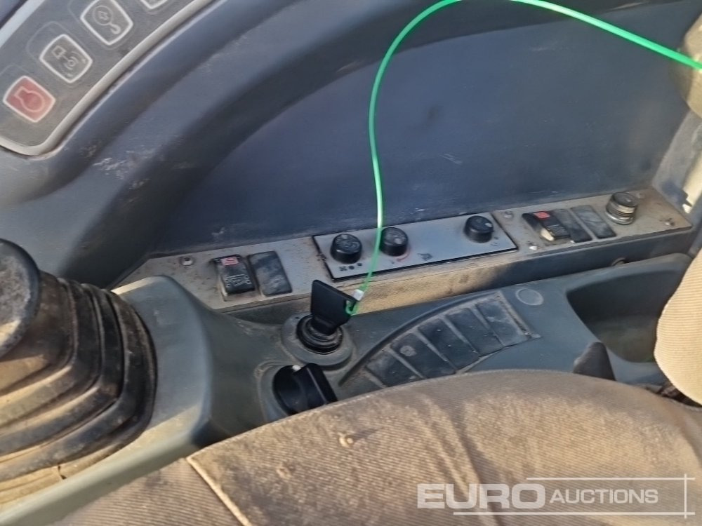 Pelle sur chenille JCB JS130LC: photos 41 Pelle sur chenille JCB JS130LC: photos 41