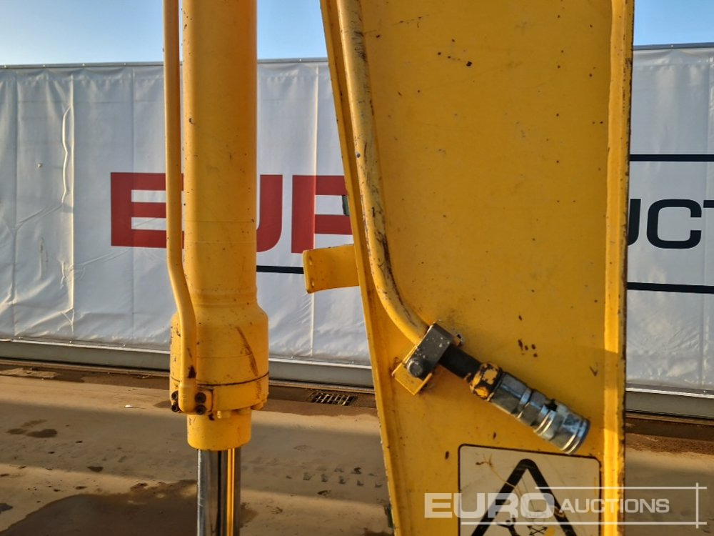 Pelle sur chenille JCB JS130LC: photos 17 Pelle sur chenille JCB JS130LC: photos 17