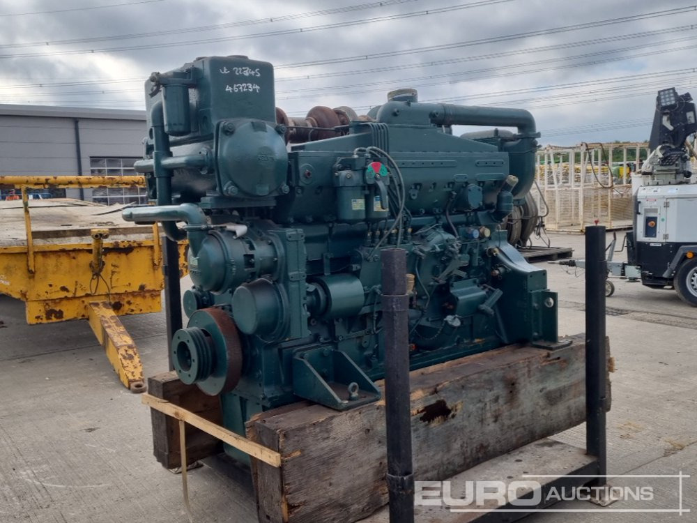 Komatsu 6 Cylinder Engine - Moteur: photos 5 Komatsu 6 Cylinder Engine - Moteur: photos 5