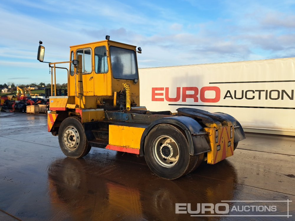 ML Douglas 4x2 Shunter (Not Road Registered, Reg Docs Are NOT Available) - Tracteur portuaire: photos 3 ML Douglas 4x2 Shunter (Not Road Registered, Reg Docs Are NOT Available) - Tracteur portuaire: photos 3