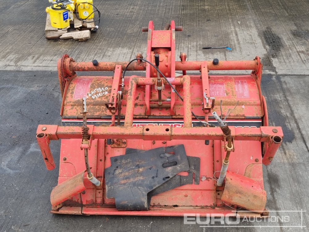 Mitsubishi P1203S - Machine agricole: photos 4 Mitsubishi P1203S - Machine agricole: photos 4