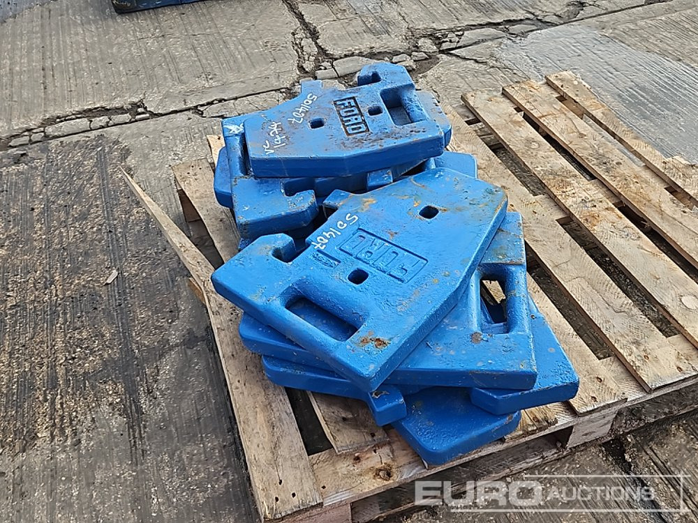 Pallet of Ford Tractor Weights - Machine agricole: photos 5 Pallet of Ford Tractor Weights - Machine agricole: photos 5