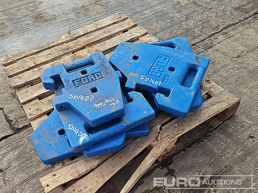 Pallet of Ford Tractor Weights - Machine agricole: photos 3 Pallet of Ford Tractor Weights - Machine agricole: photos 3