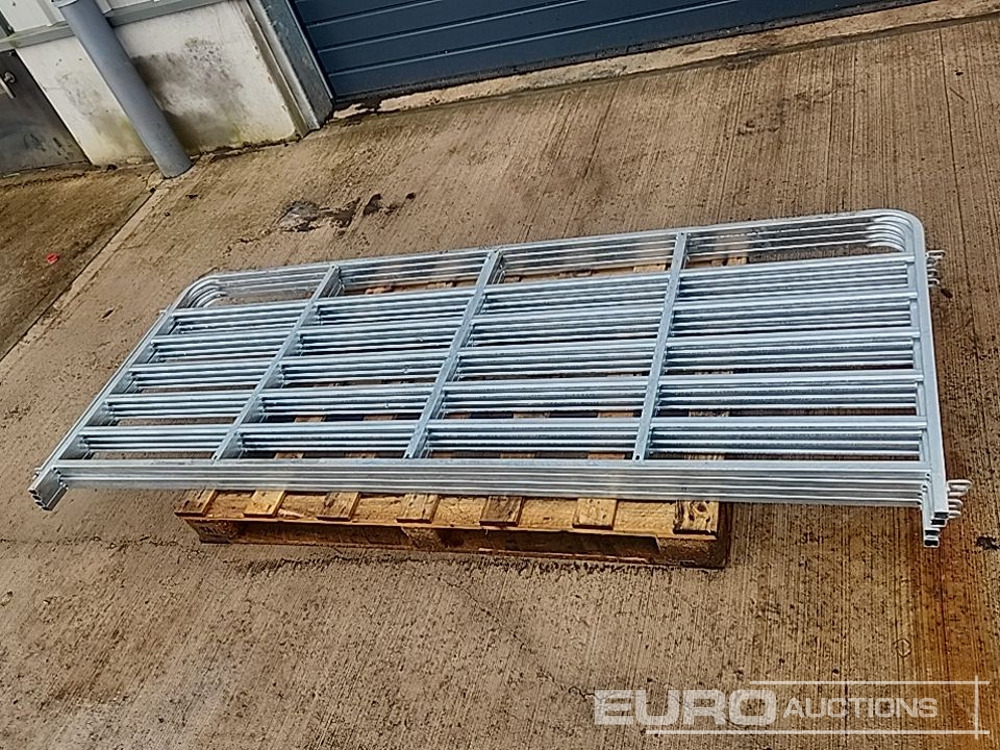 Machine agricole Unused 8' Galvanised Sheep Hurdle (4 of): photos 12 Machine agricole Unused 8' Galvanised Sheep Hurdle (4 of): photos 12