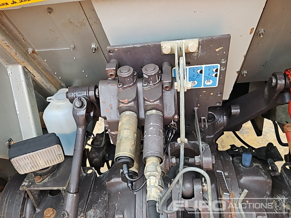 Tracteur agricole Massey Ferguson MF362: photos 19 Tracteur agricole Massey Ferguson MF362: photos 19