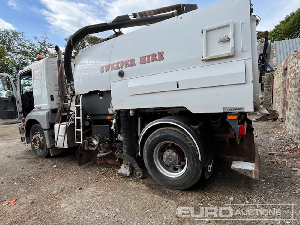 Mercedes Benz AXOR 1829 - Balayeuse de voirie: photos 2 Mercedes Benz AXOR 1829 - Balayeuse de voirie: photos 2