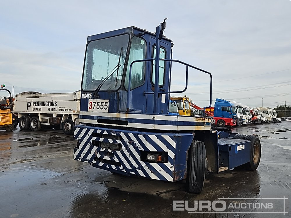 Mol YM220 - Tracteur portuaire: photos 1 Mol YM220 - Tracteur portuaire: photos 1