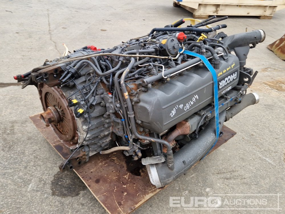 Paccar 6 Cylinder Engine - Moteur: photos 3 Paccar 6 Cylinder Engine - Moteur: photos 3