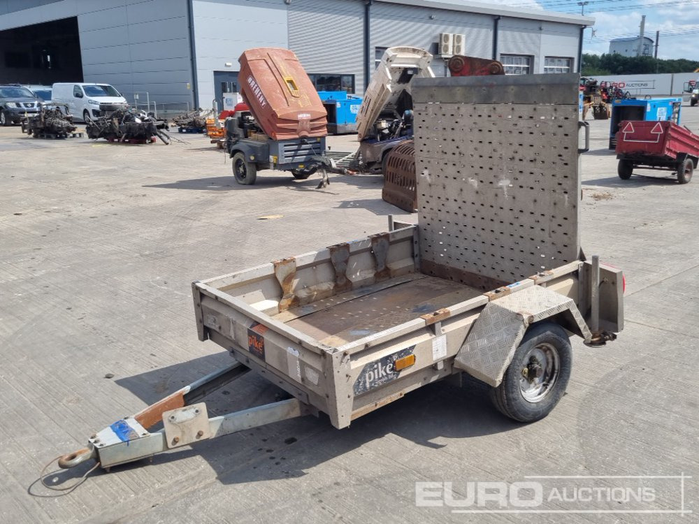 Pike Single Axle Traffic Light Trailer - Remorque porte engin: photos 1 Pike Single Axle Traffic Light Trailer - Remorque porte engin: photos 1