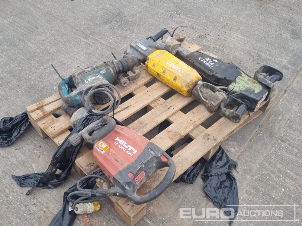 Pneumatic Hand Held Breaker (2 of), 110Volt Makita AVT Hammer Drill, 110Volt Hilti TE1000 AVR Hand Held Breaker - Travaux routiers: photos 5 Pneumatic Hand Held Breaker (2 of), 110Volt Makita AVT Hammer Drill, 110Volt Hilti TE1000 AVR Hand Held Breaker - Travaux routiers: photos 5