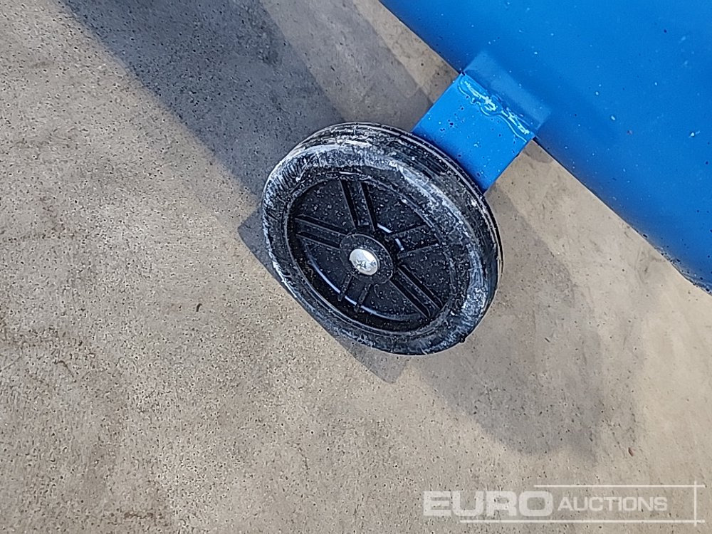 Red Star 100 Litre Petrol Compressor - Compresseur d'air: photos 5 Red Star 100 Litre Petrol Compressor - Compresseur d'air: photos 5