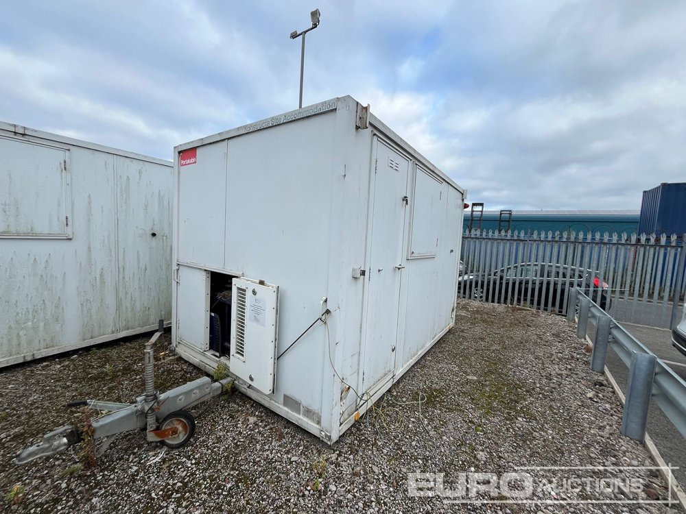 Single Axle Welfare Unit, Toilet, Drying Room, 3.3kVA Generator (Sold Off Site, Situated at Lyncastle Rd, Barleycastle Trading Estate, Warrington WA4 4RE, Contact James Turner 0044 7796 615 692 For Mo - Conteneur maritime: photos 1 Single Axle Welfare Unit, Toilet, Drying Room, 3.3kVA Generator (Sold Off Site, Situated at Lyncastle Rd, Barleycastle Trading Estate, Warrington WA4 4RE, Contact James Turner 0044 7796 615 692 For Mo - Conteneur maritime: photos 1