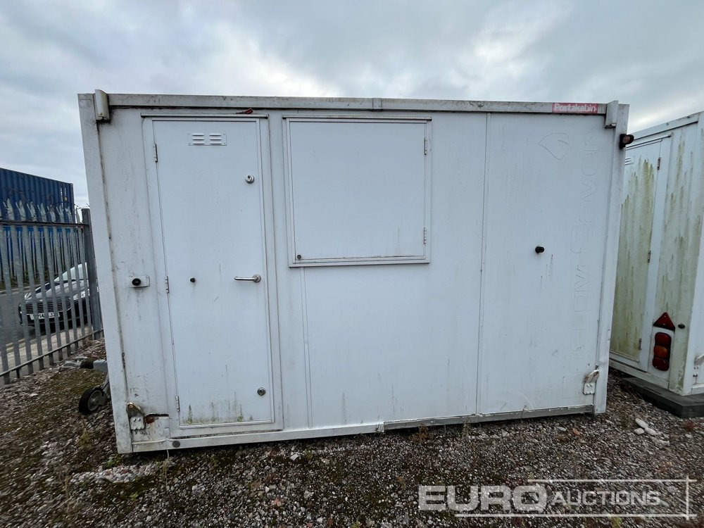 Single Axle Welfare Unit, Toilet, Drying Room, 3.3kVA Generator (Sold Off Site, Situated at Lyncastle Rd, Barleycastle Trading Estate, Warrington WA4 4RE, Contact James Turner 0044 7796 615 692 For Mo - Conteneur maritime: photos 2 Single Axle Welfare Unit, Toilet, Drying Room, 3.3kVA Generator (Sold Off Site, Situated at Lyncastle Rd, Barleycastle Trading Estate, Warrington WA4 4RE, Contact James Turner 0044 7796 615 692 For Mo - Conteneur maritime: photos 2