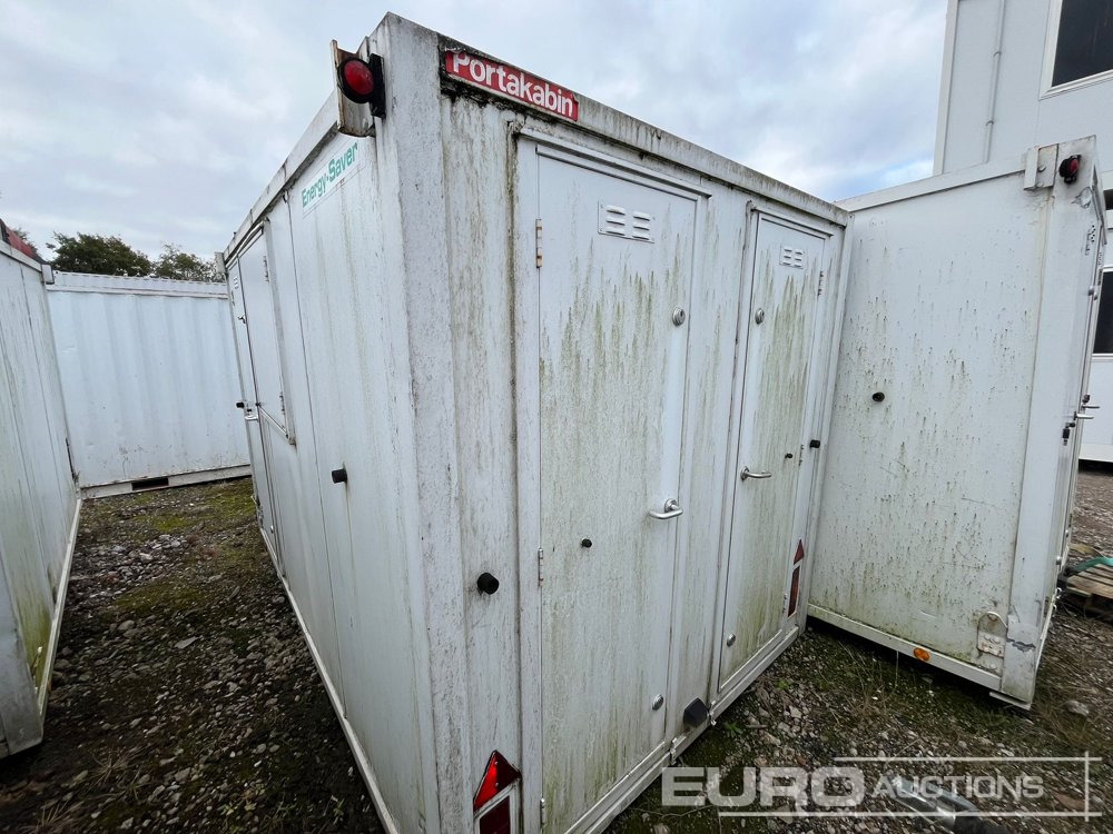 Single Axle Welfare Unit, Toilet, Drying Room, 3.3kVA Generator (Sold Off Site, Situated at Lyncastle Rd, Barleycastle Trading Estate, Warrington WA4 4RE, Contact James Turner 0044 7796 615 692 For Mo - Conteneur maritime: photos 1 Single Axle Welfare Unit, Toilet, Drying Room, 3.3kVA Generator (Sold Off Site, Situated at Lyncastle Rd, Barleycastle Trading Estate, Warrington WA4 4RE, Contact James Turner 0044 7796 615 692 For Mo - Conteneur maritime: photos 1