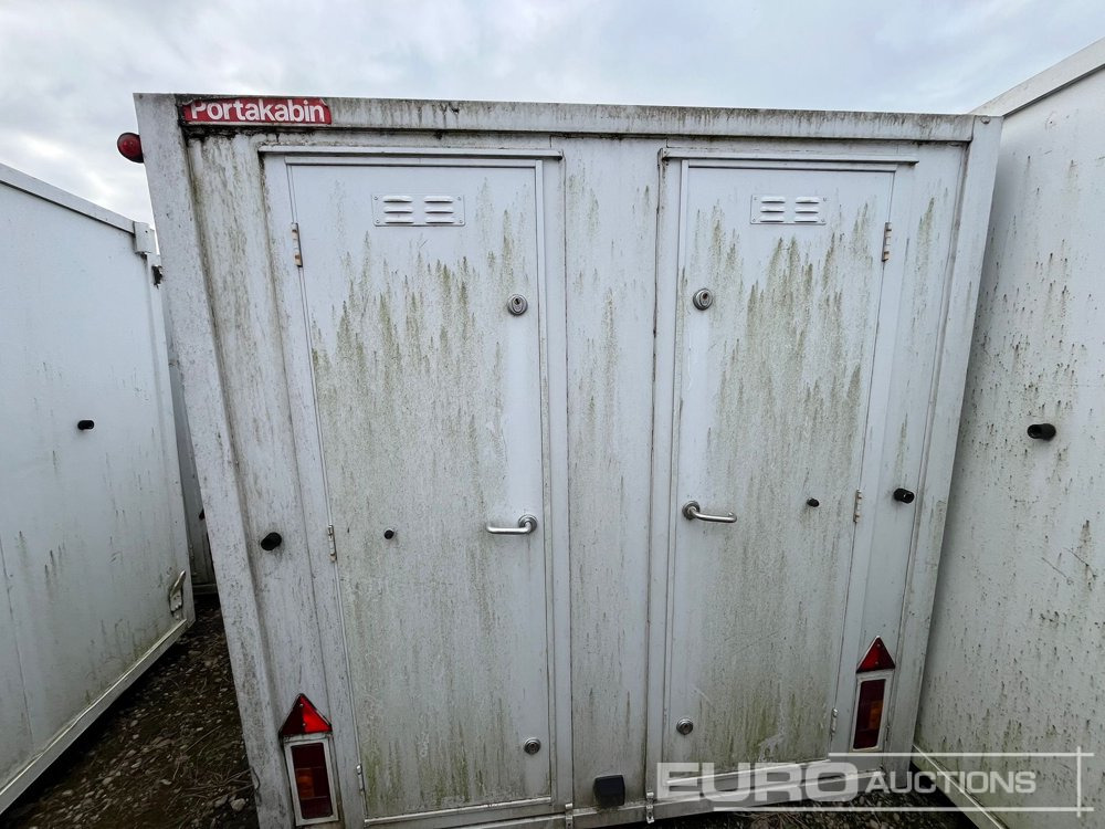 Single Axle Welfare Unit, Toilet, Drying Room, 3.3kVA Generator (Sold Off Site, Situated at Lyncastle Rd, Barleycastle Trading Estate, Warrington WA4 4RE, Contact James Turner 0044 7796 615 692 For Mo - Conteneur maritime: photos 4 Single Axle Welfare Unit, Toilet, Drying Room, 3.3kVA Generator (Sold Off Site, Situated at Lyncastle Rd, Barleycastle Trading Estate, Warrington WA4 4RE, Contact James Turner 0044 7796 615 692 For Mo - Conteneur maritime: photos 4