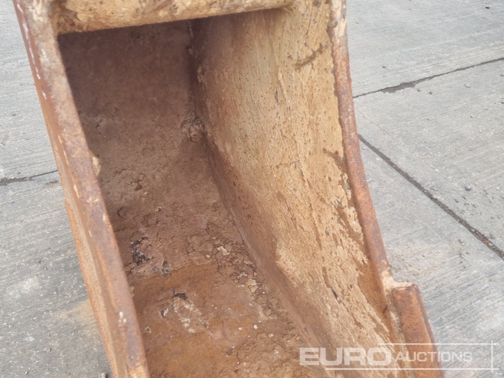 Godet Strickland 18" Ditching Bucket 65mm Pin to suit 13 Ton Excavator: photos 9