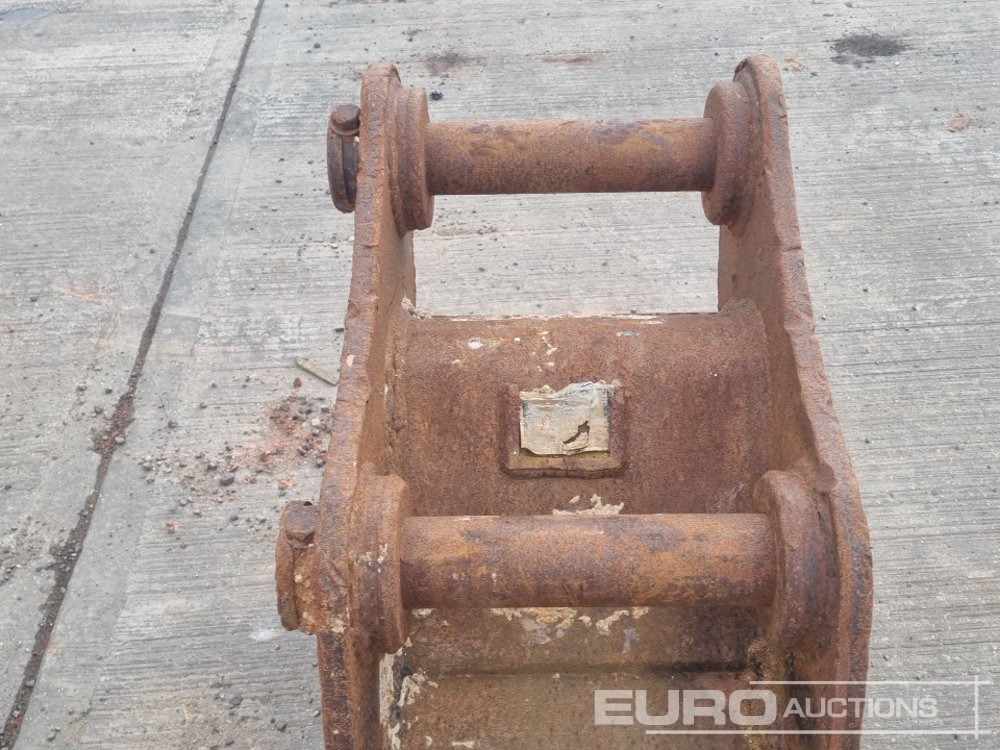 Godet Strickland 18" Ditching Bucket 65mm Pin to suit 13 Ton Excavator: photos 12