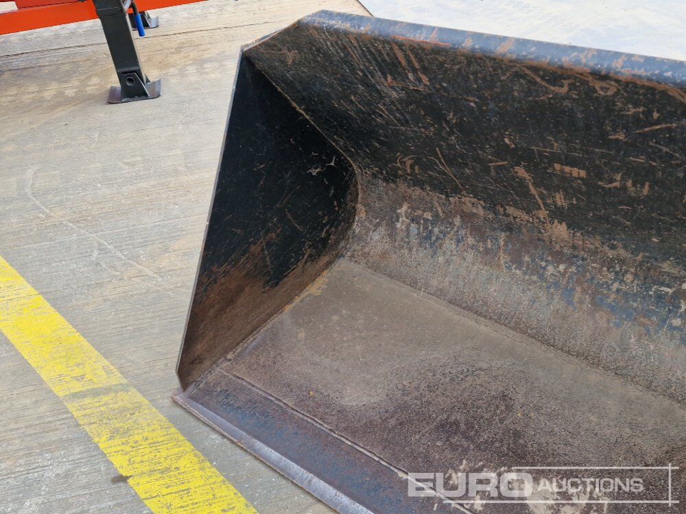 Godet Strimech 92" Loading Bucket to suit Telehandler: photos 10 Godet Strimech 92" Loading Bucket to suit Telehandler: photos 10