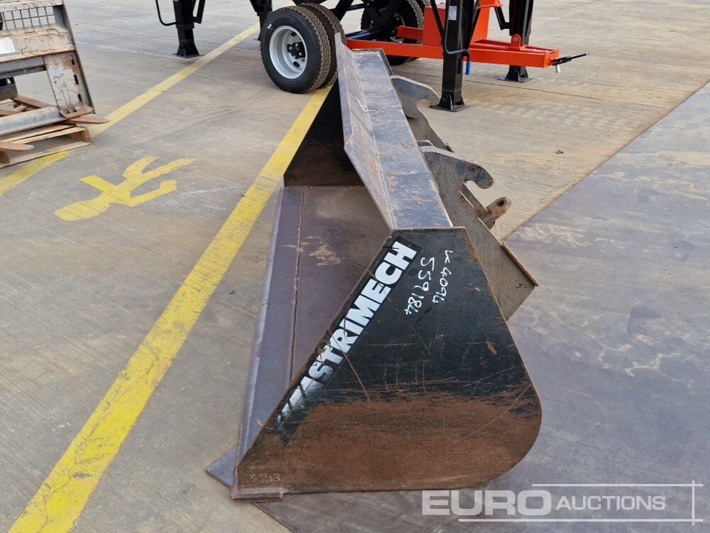 Strimech 92" Loading Bucket to suit Telehandler - Godet: photos 2 Strimech 92" Loading Bucket to suit Telehandler - Godet: photos 2