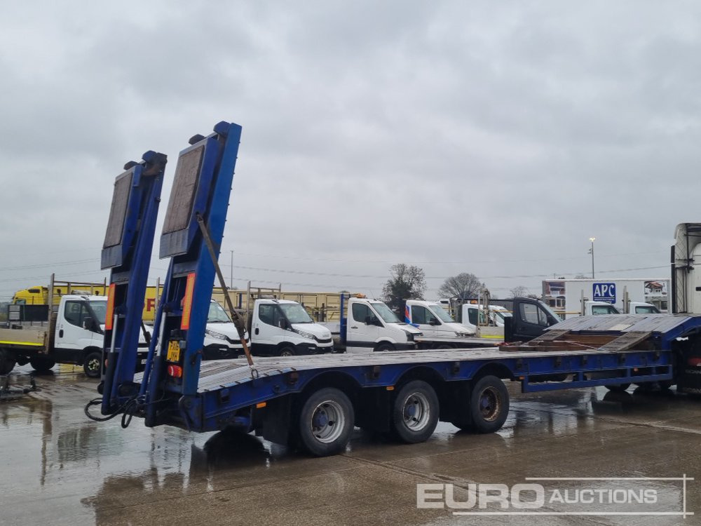 Tirsan Tri Axle Step Frame Low Loader Trailer, Neck Ramps, Out Riggers, Hydraulic Flip Toe Ramps - Semi-remorque surbaissé: photos 5 Tirsan Tri Axle Step Frame Low Loader Trailer, Neck Ramps, Out Riggers, Hydraulic Flip Toe Ramps - Semi-remorque surbaissé: photos 5