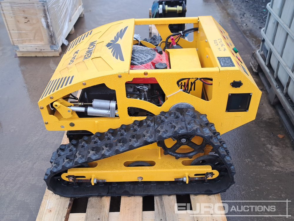 Unused 2025 Salini RC-900 Radio Controlled Tracked Lawnmower (Controls in Office) - Motofaucheuse: photos 2 Unused 2025 Salini RC-900 Radio Controlled Tracked Lawnmower (Controls in Office) - Motofaucheuse: photos 2