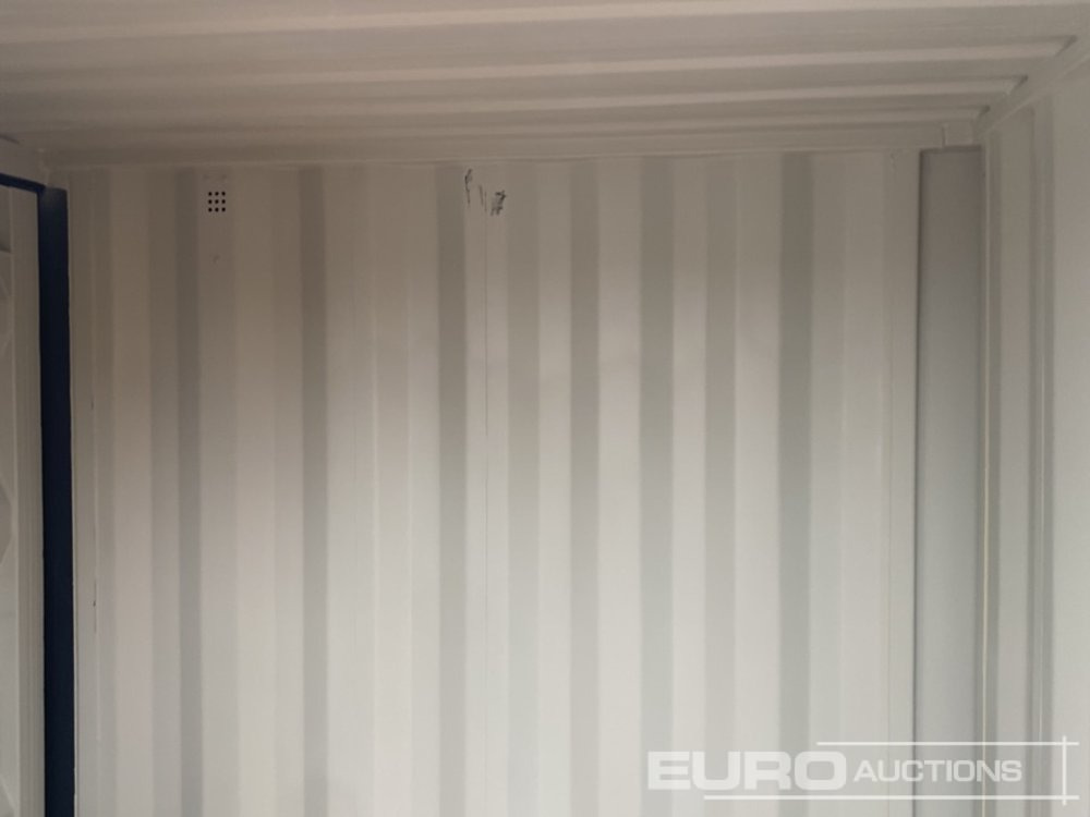 Unused 7' 4" x 6' Container, Side Door & Window (Cannot Be Reconsigned) - Conteneur maritime: photos 4 Unused 7' 4" x 6' Container, Side Door & Window (Cannot Be Reconsigned) - Conteneur maritime: photos 4